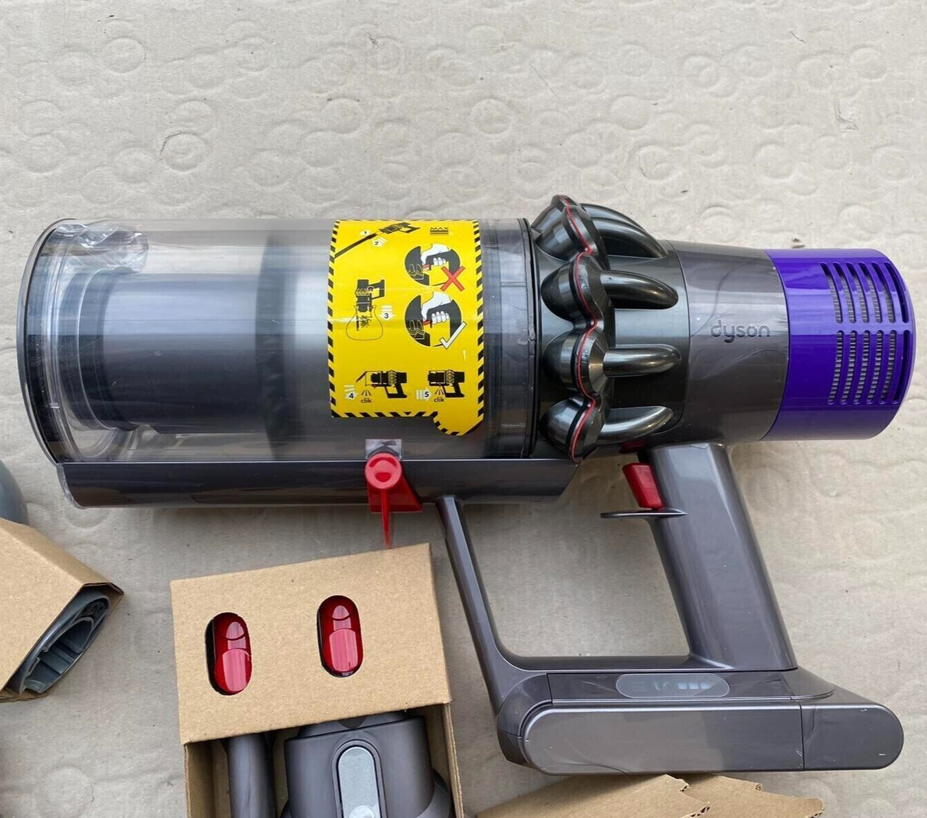 Dyson SV12 Animal+ Cordless Stick Vacuum Cleaner (Full Set) - GREAT CONDITION