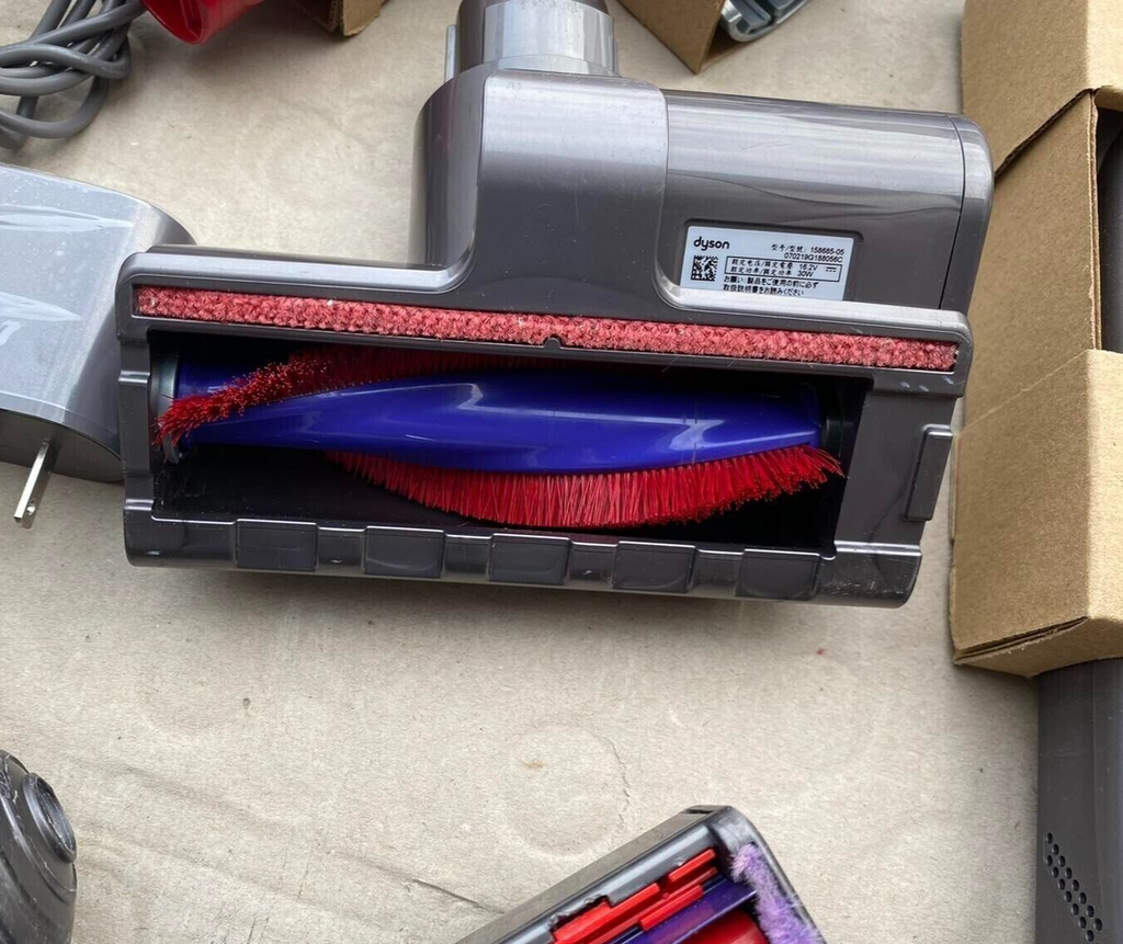 Dyson SV12 Animal+ Cordless Stick Vacuum Cleaner (Full Set) - GREAT CONDITION